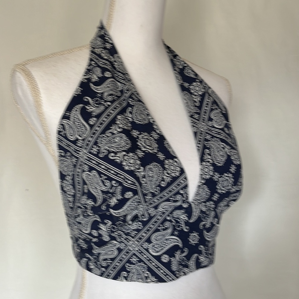 Bandana Reversible Halter
Cotton
Size Small
No tags - Picture 3 of 9